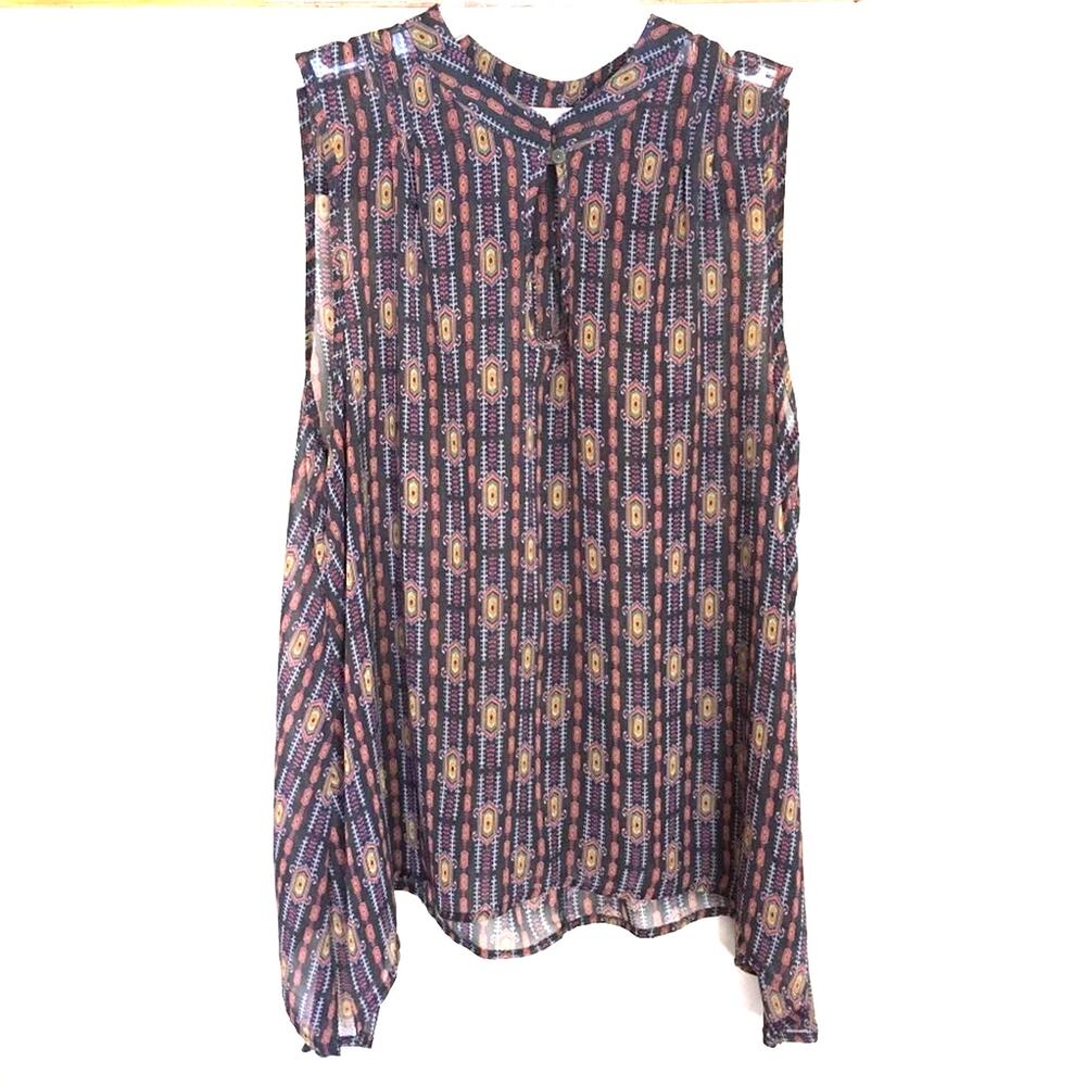 Forever 21 Sleeveless Geometric Keyhole Top Size S